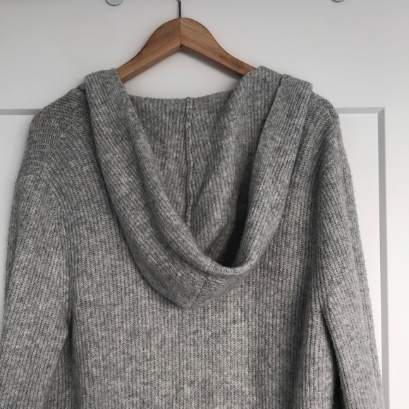 Super soft knit sweater - Picture 2 of 3